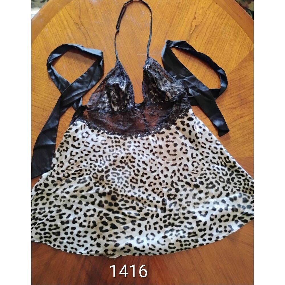 (1416) Victoria's Secret Night Top Size: Large